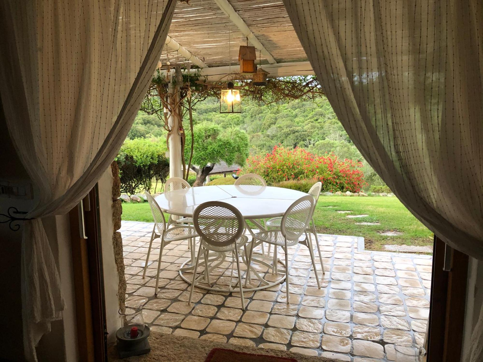 Spartaco Eco Retreat San Pantaleo Sole Ruiu Bilik gambar